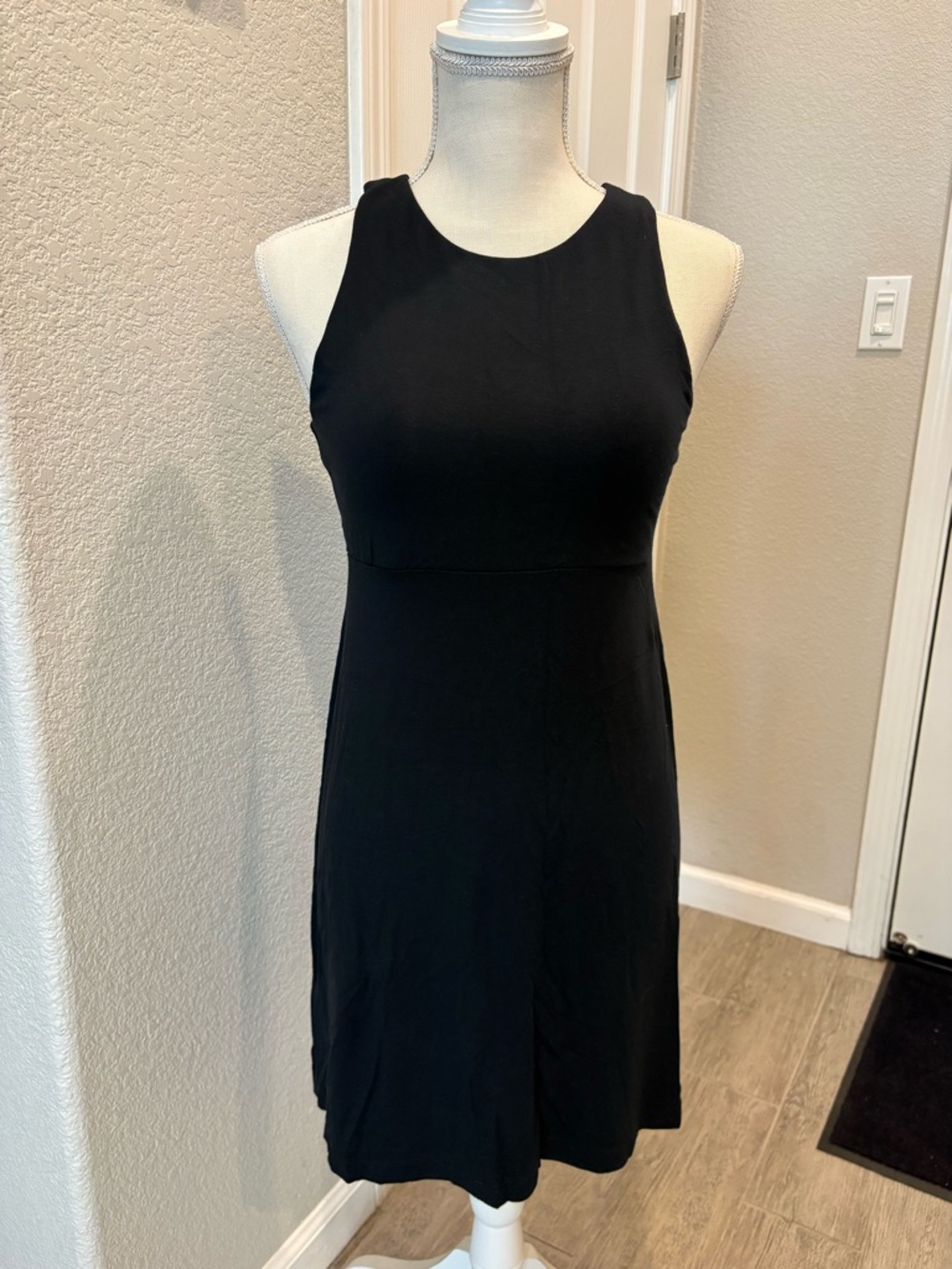 Athleta Black Sleeveless Midi Dress